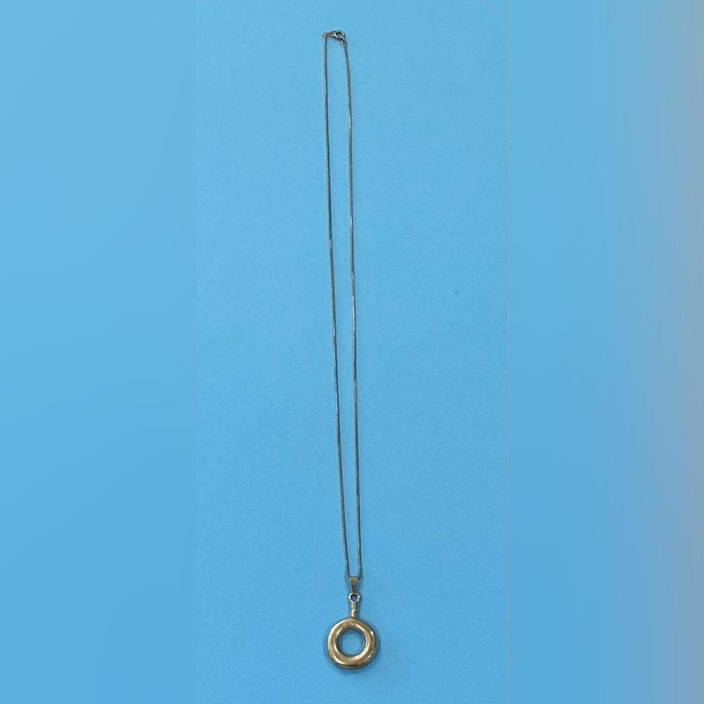 Silver Tone Necklace w/Open Circle Pendant. 29” Box Link Chain. Minimalist VTG